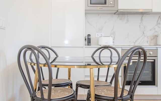 Liiiving - City Design Apartment L