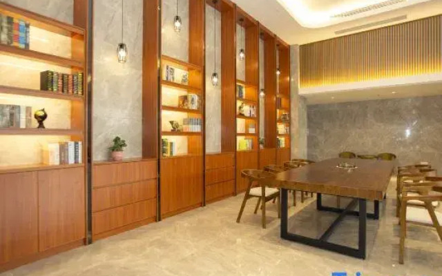 Yifu Hotel