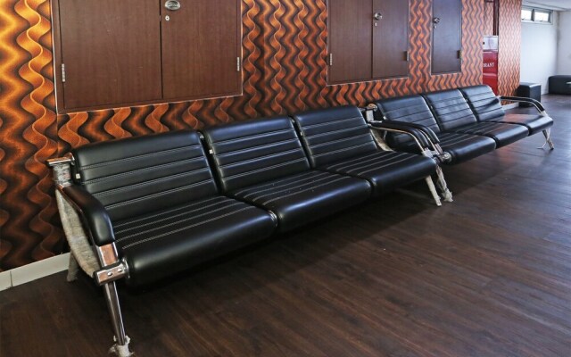 OYO 92317 Apartment Riverview By Alima View