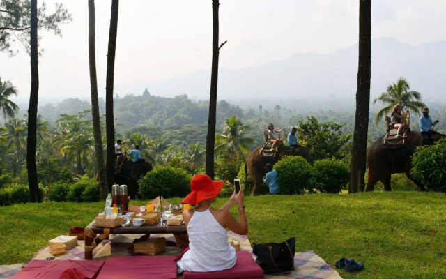 Manohara Borobudur Cultural Center