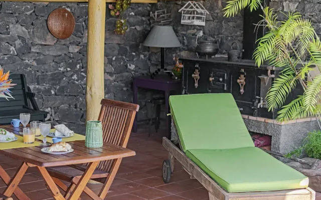 Quinta Devónia III - Nogueira by An Island Apart