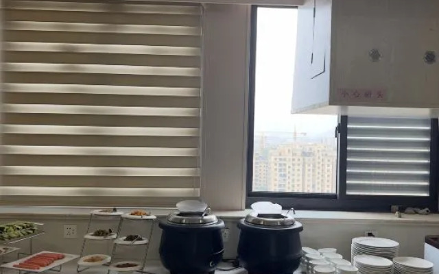 New century manju hotel. Hangzhou xiaoshan airport yipeng store.