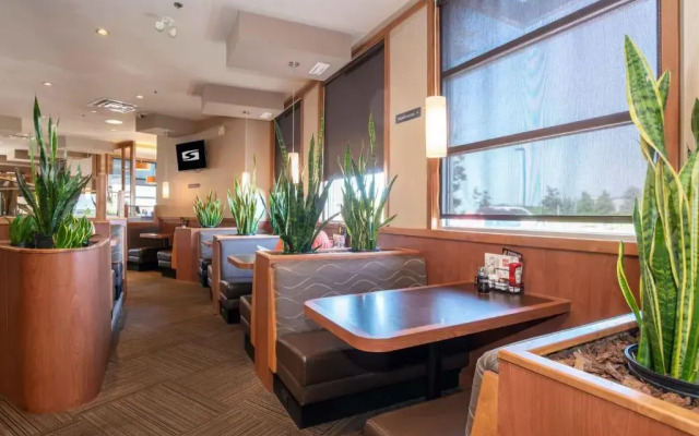 Sandman Hotel Oakville