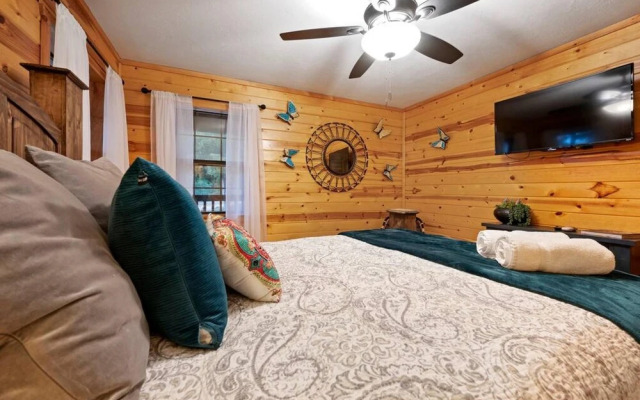 Cabin Creek Fire Pit Hot Tub