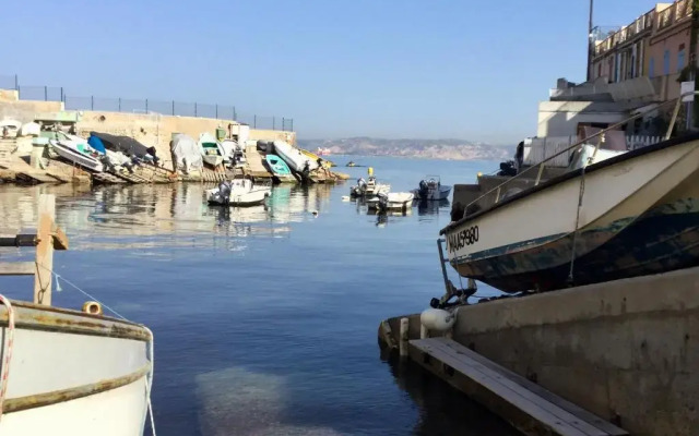 Cabanon Marseillais 45 m2 sur l'eau à Malmousque