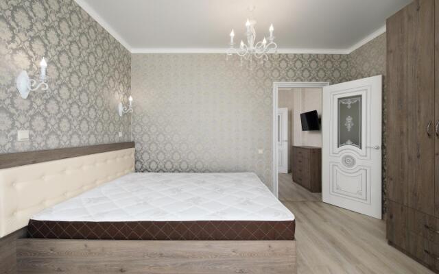 Apartments on Orangereynaya street 21 k1