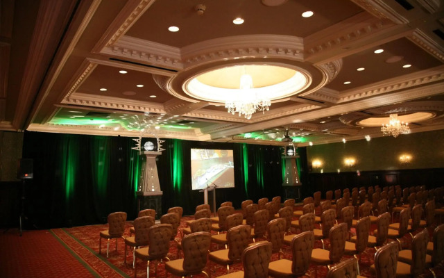 Radisson Hotel Cincinnati Riverfront
