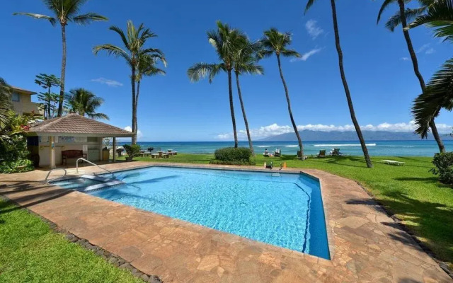 Hale Mahina B401 by RedAwning