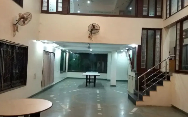 JK Rooms 122 Shaheen Lodging & Boarding