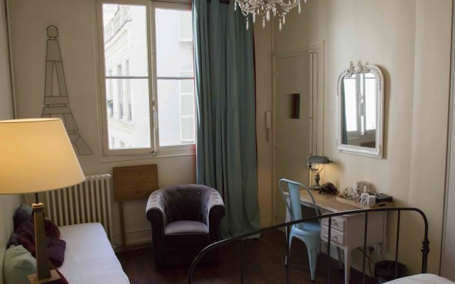 A Room In Paris