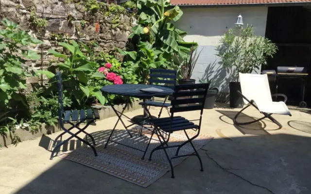 Les2 Cerisiers (Adults Only)