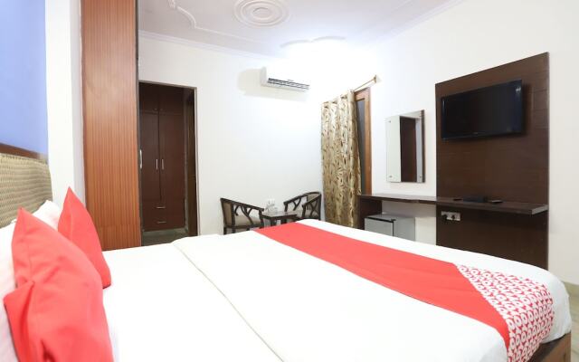 OYO 43270 Ishita Residency