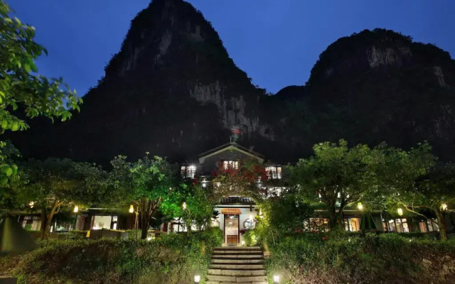 Yangshuo Mountain Retreat