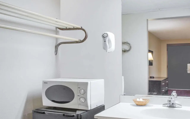 Red Roof Inn Rockingham