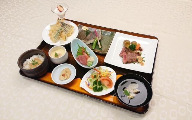 Yuyado Kuttari Onsen Lake Inn