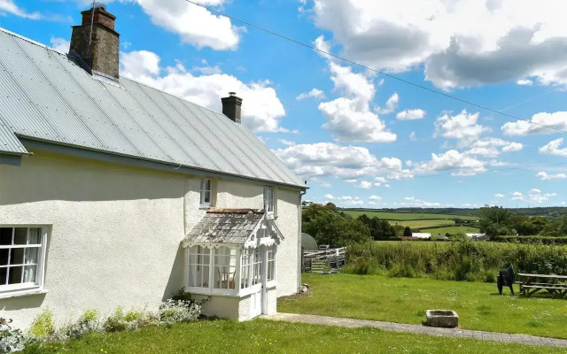 Well Farmhouse - UK11880