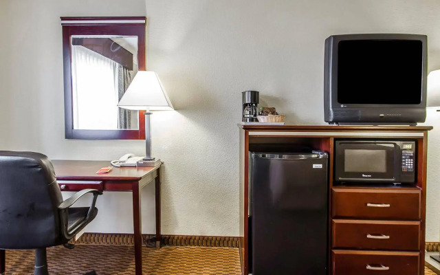Econo Lodge Inn & Suites Mesa