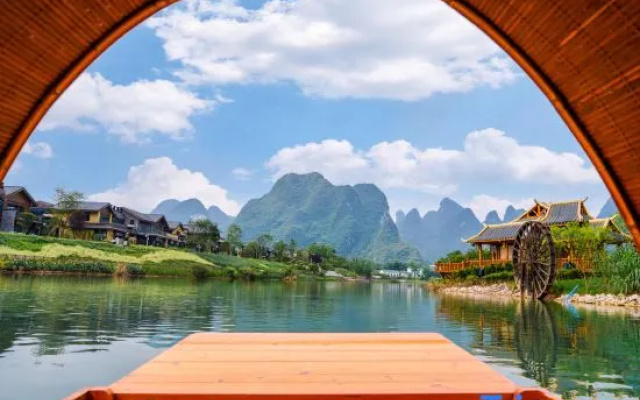 Grey‑Ink Vista・Star‑Sky Pool Resort (Yangshuo HSR・Xingping Ancient Town – Outside – Guilin