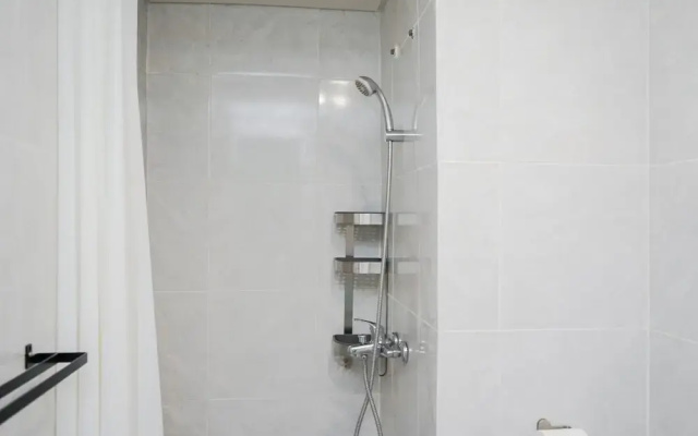 Cozy And Spacious 1Br Apartment At Parkland Avenue