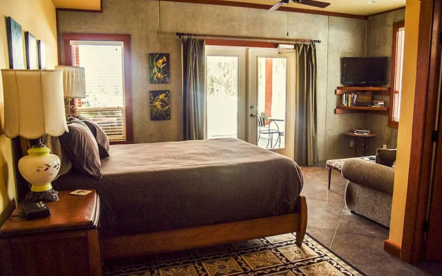 Owlhead Creek Bed and Breakfast