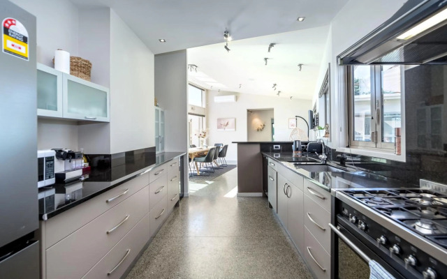 Paradise on Campbell