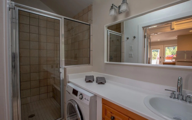 Charming Mountain Loft With Terrace