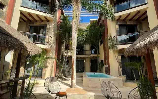 Macondo Raíz Holbox