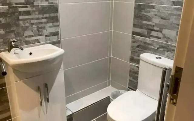 City Centre Duplex Sleeps 4 H1