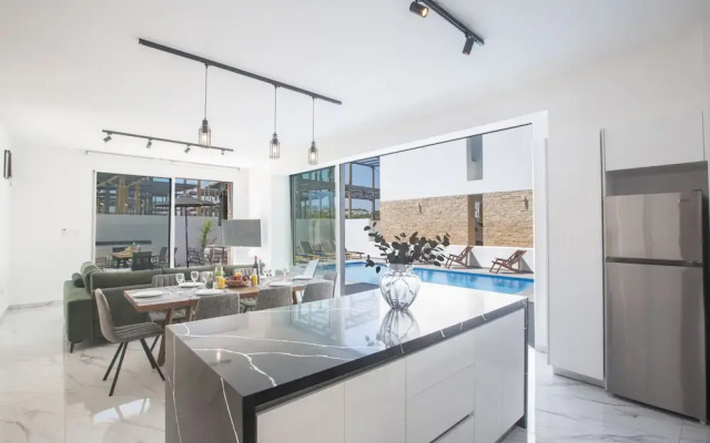 4 Bedroom Villa With Privaet Pool in the Center Protaras Vie Bleu Villa Vb1