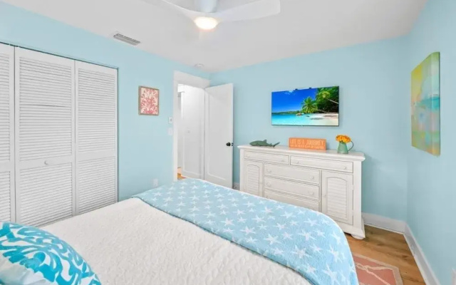 11431 Dickey Lane-kaztiva 3 Bedroom Home by RedAwning