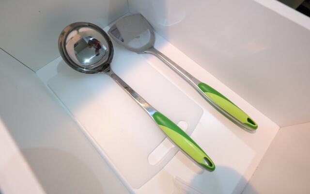 Homey Bassura City Apartment near Shopping Center