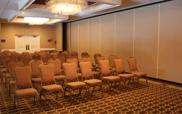 Holiday Inn DANBURY-BETHEL @ I-84