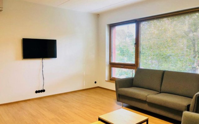 Self-check-in spacious 1 bedroom apartment with free parking