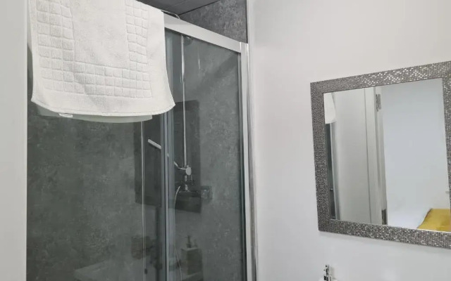 West Street 3-Bed 3-Ensuite Apartment Leicester