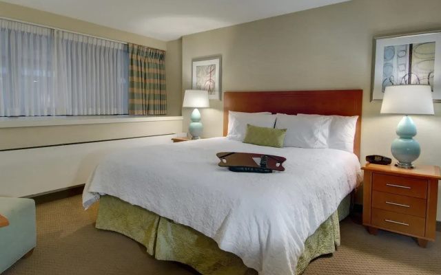 Hampton Inn & Suites Milwaukee Downtown