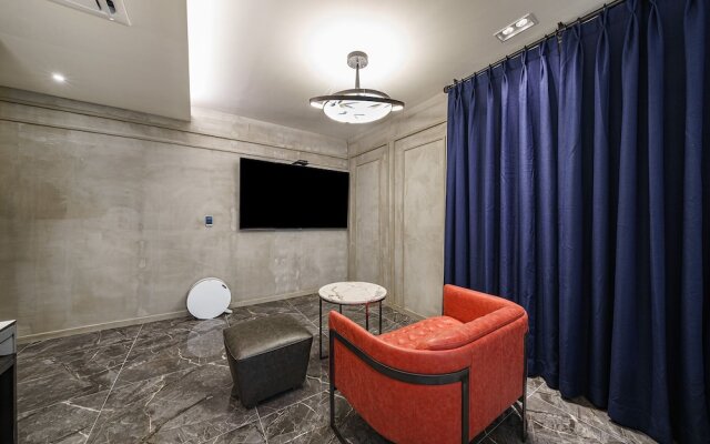 Brown-Dot Hotel Geomdan