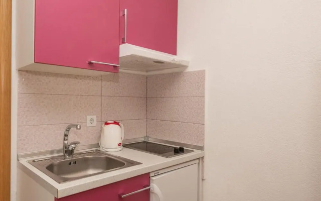 Nice Apartment in Krvavica With Wifi
