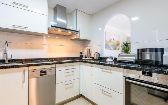 Block 3, Gate 2, 1 In Málaga