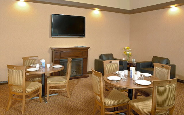 Coast Fraser Inn