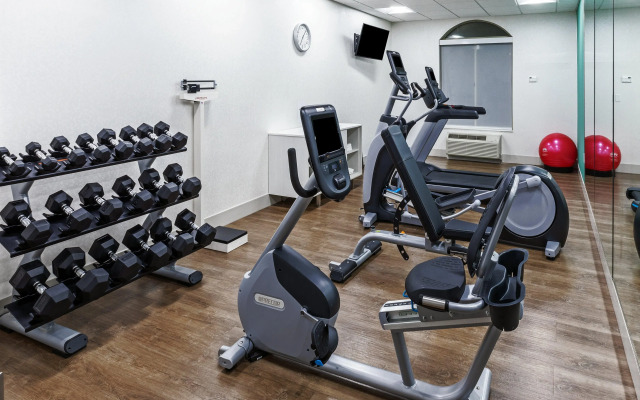 Holiday Inn Express & Suites West by IHG