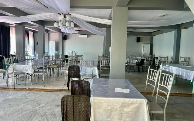 El Krimphoff Resort
