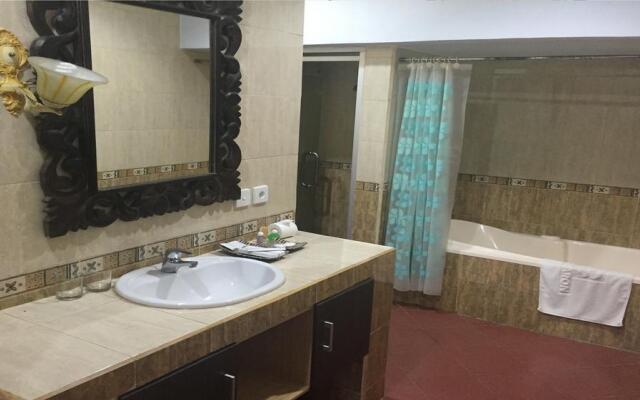 Puri Saron Hotel Madangan