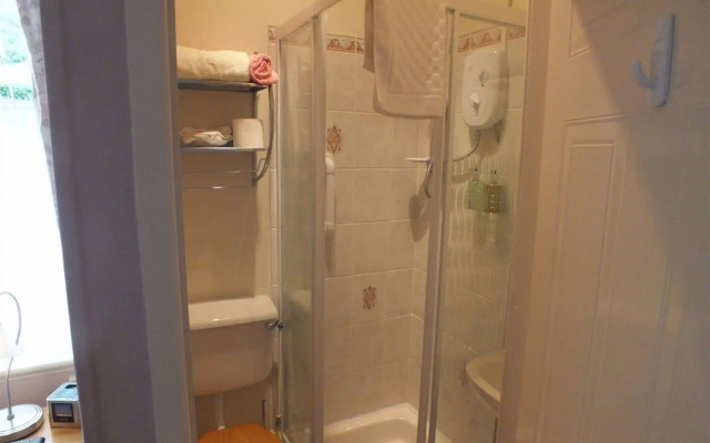 Glan Heulog Guest House