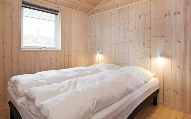 Rustic Holiday Home in Hovedstaden Near the Sea