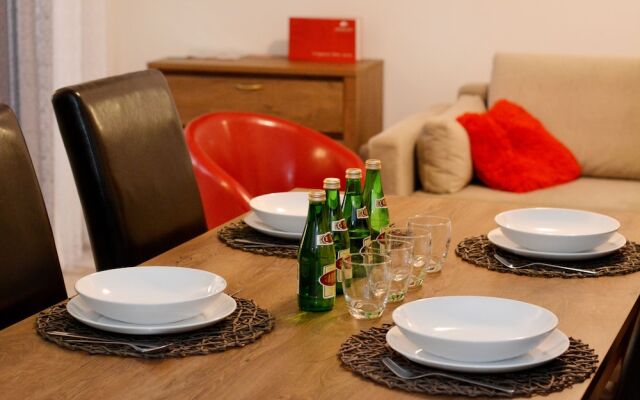 Golden Sun Apartments - Port