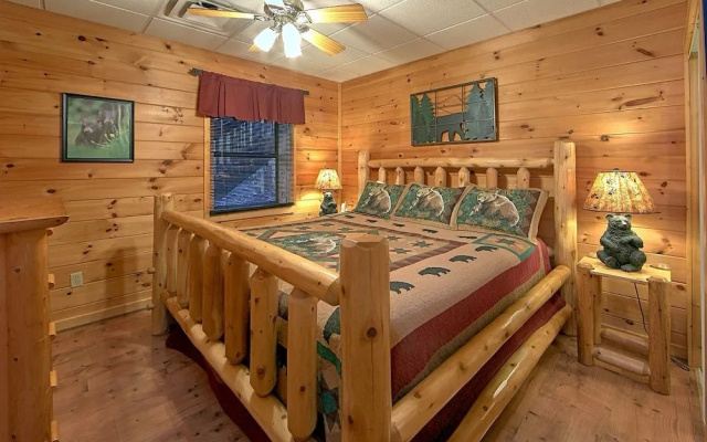 Boulder Bear Lodge 355 - Three Bedroom Cabin