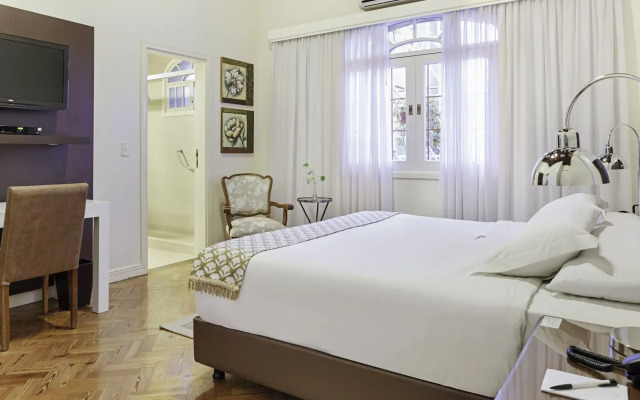 Las Lomas Casa Hotel