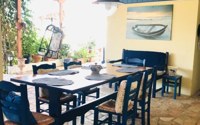 Chrysa's Holiday Apartment