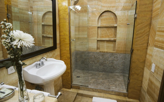 La Isabela Suites