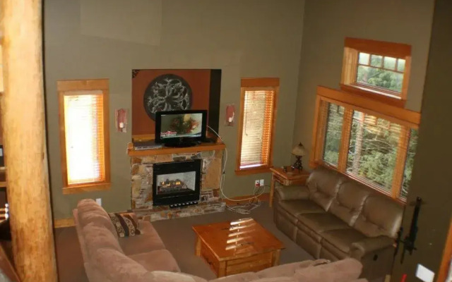 Mountain Town Properties Cascade Lodge 4A